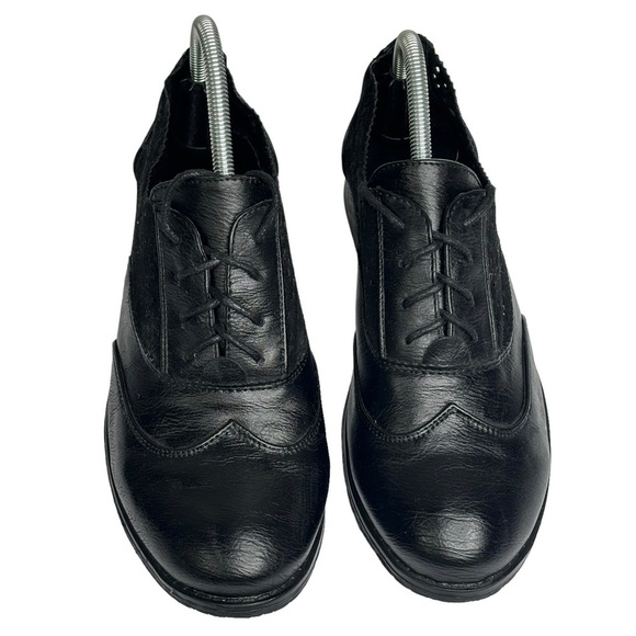 Mark & Maddux Black Wing Tip Lace Up Vegan Leather Perforated Suede Side Loafer - Picture 4 of 9